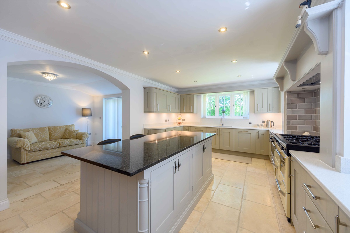 Attleborough Traditional Kitchen | Norfolk Kitchen Storage