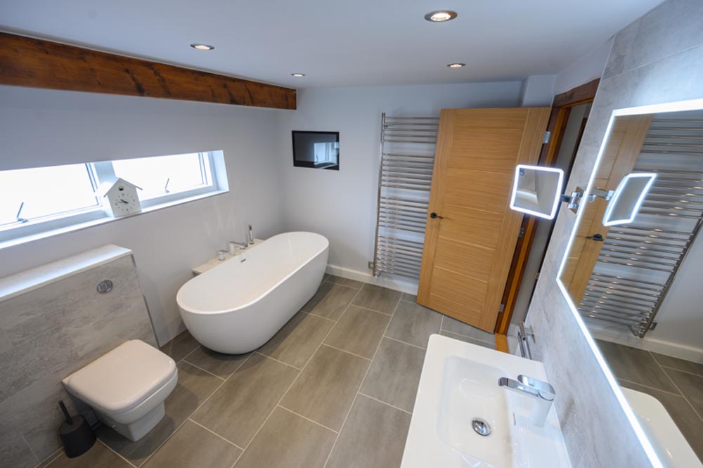 Clippesby Modern Bathroom | Suffolk Stand-alone Bathtubs