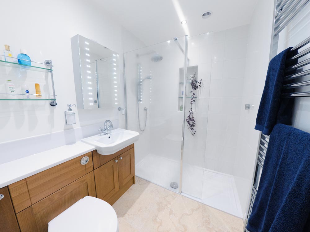 Traditional v Contemporary En-suite Shower Room Norwich