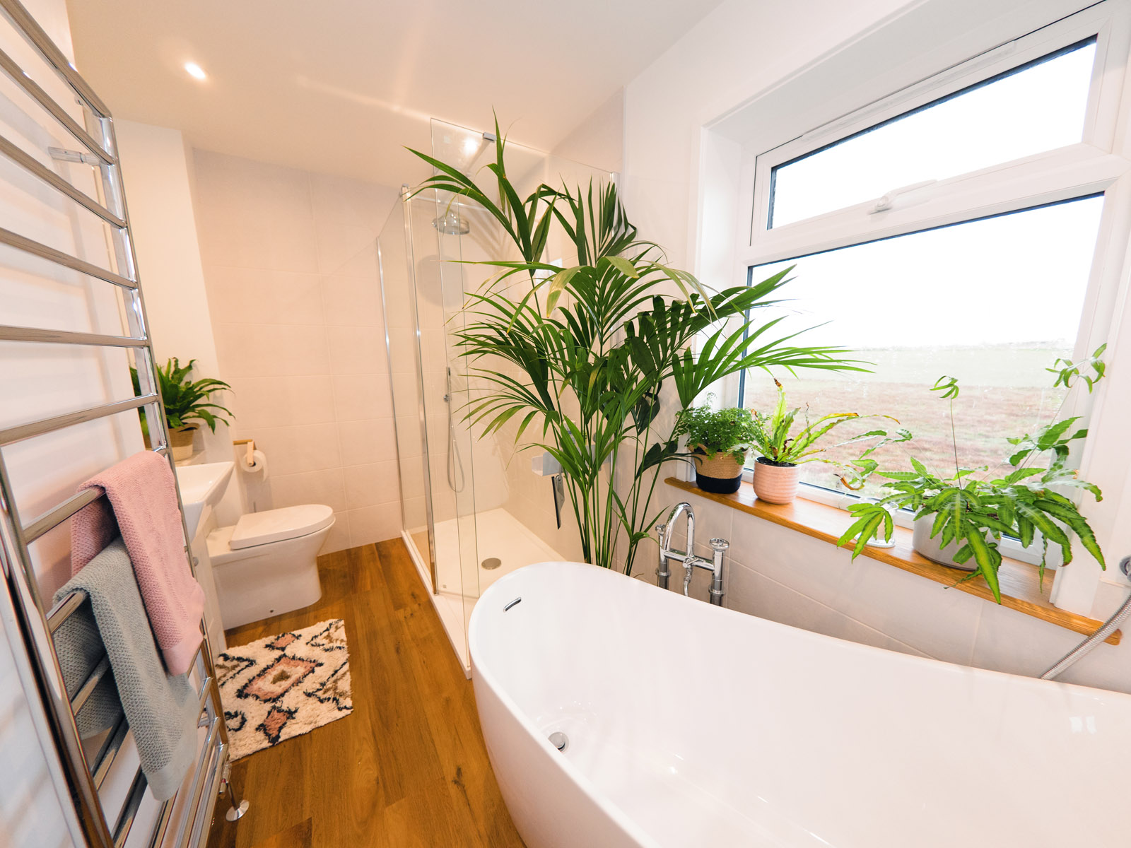 Woodton Modern Bathroom & Cloakroom