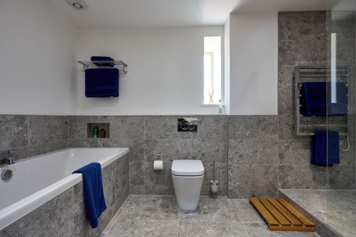 Loddon Luxury Bath and Shower Room with 1800x800 Bath