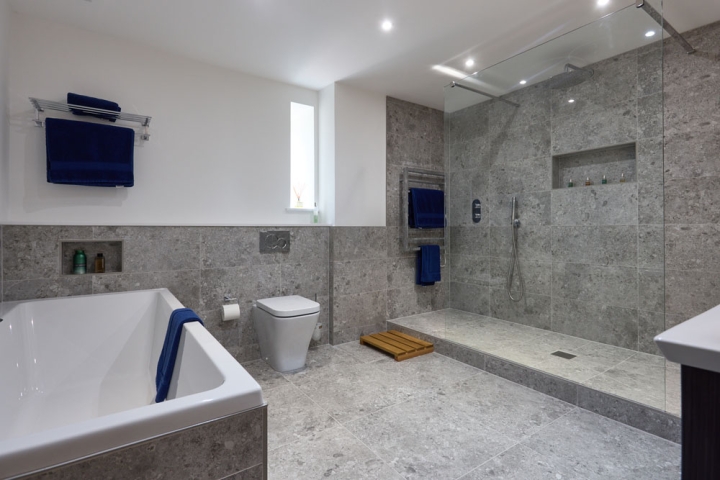 Loddon Luxury Bath and Shower Room