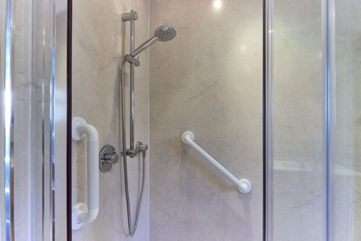 Shower with Handrails