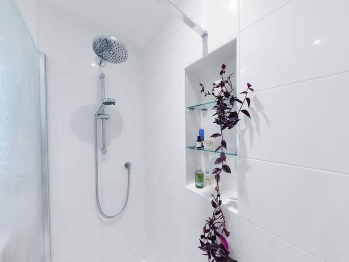 Traditional v Contemporary En-suite Shower Room Norwich