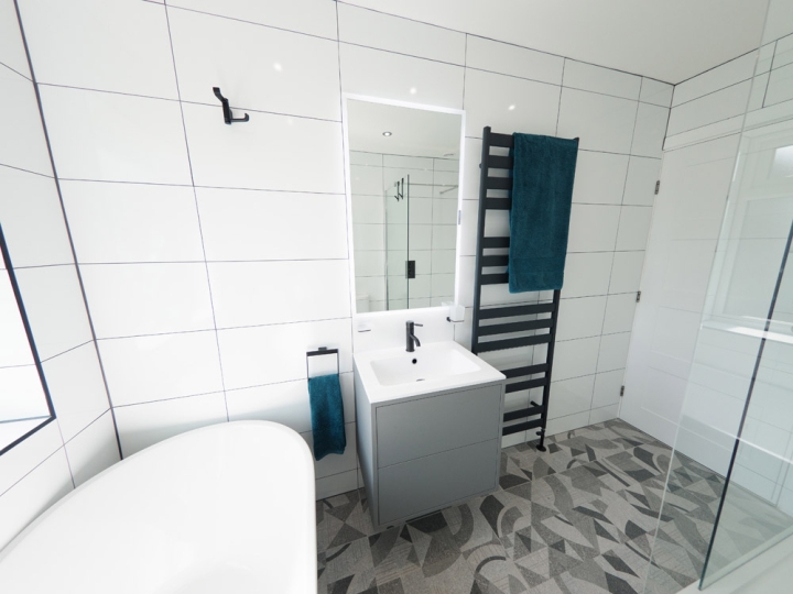 Wicklewood Modern Bath & Shower Room
